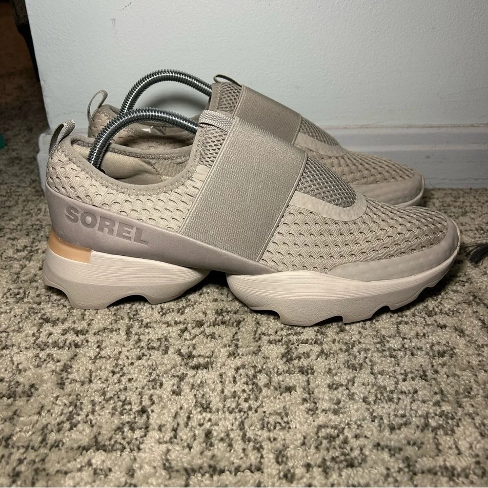 Sorel Dove & Moonstone Kinetic Impact II Strap Shoes Size 11